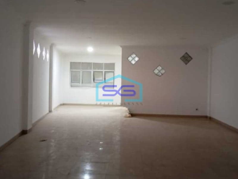 Disewa Ruko di Jelambar Jakarta Barat Luas Bangunan 200m2 Siap Huni