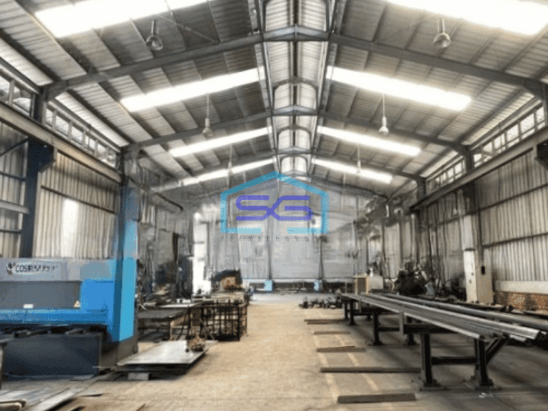 Dijual Gudang Akses Container 40 Feet di Curug Tangerang Luas Bangunan  3000 m²