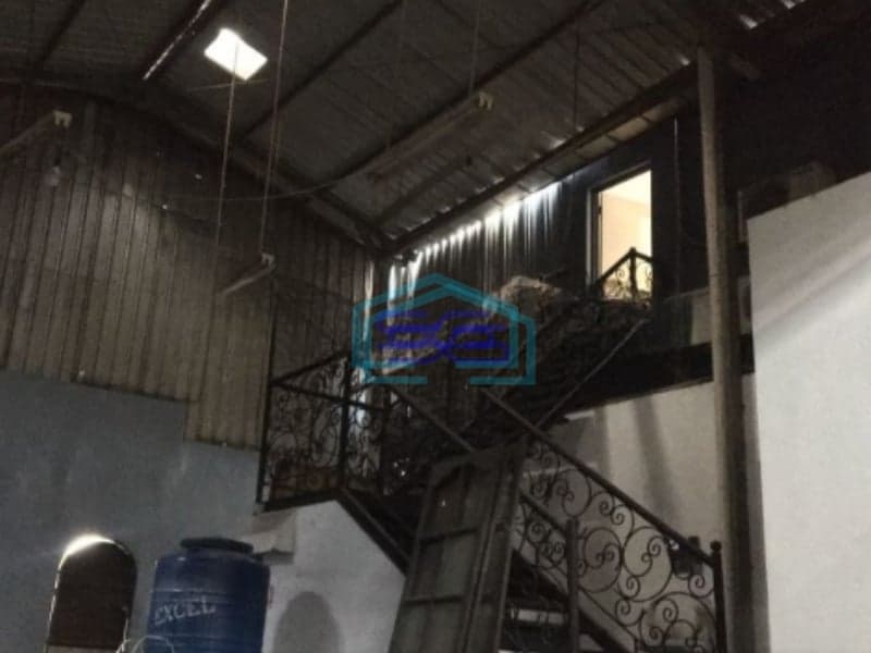 Disewakan Ruko Hadap Jalan Raya di Lapangan Bola Kebon Jeruk Jakarta Barat Luas Bangunan  432 m²