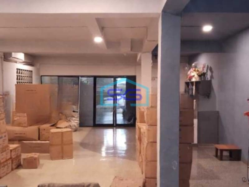 Dijual Ruko Luas Tanah  216 m² Lokasi di Tambora Jakarta Barat