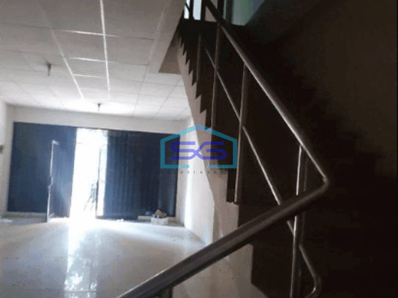 Disewa ruko komersial siap pakai di Jembatan Tiga Jakarta Utara