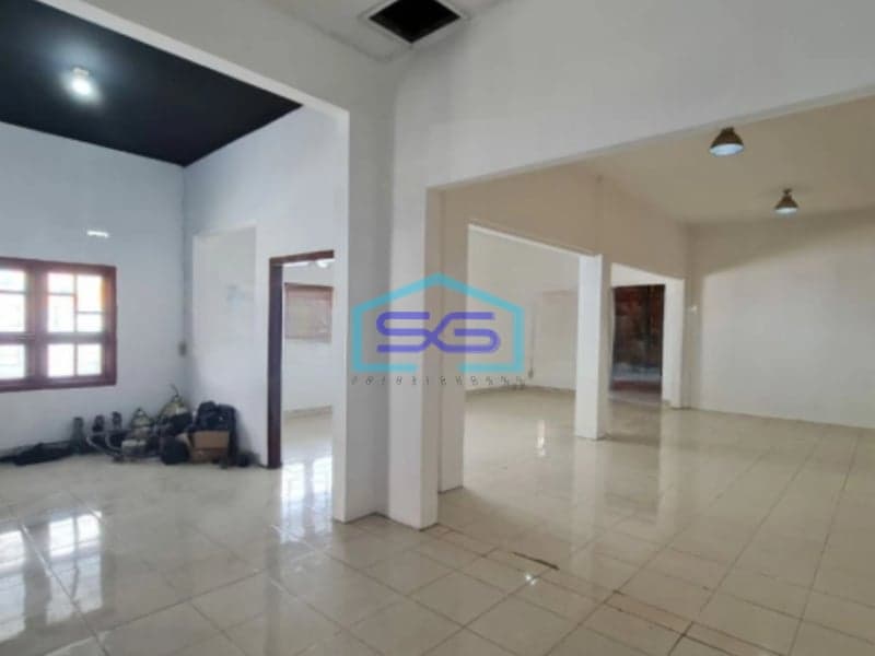 Dijual Ruang Usaha Strategis Dekat Jalan Slamet Riyadi Banjarsari Solo Luas Tanah 683m2