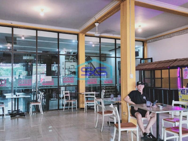 Dijual Ruko 3,5 Lantai Dengan Bonus Bisnis  di Jl. R. Sukamto, Palembang LB 1476m2