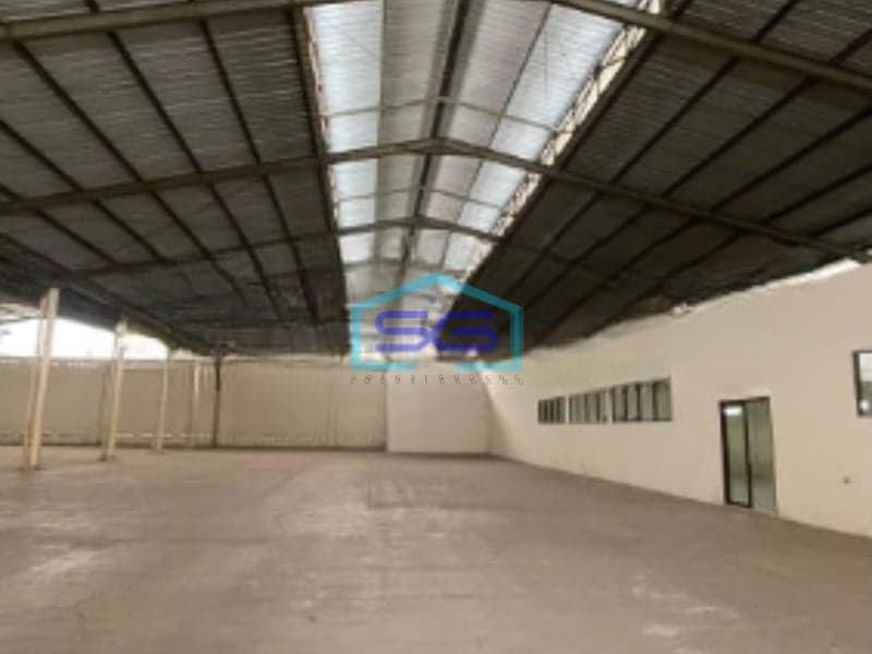 Disewakan Gudang soekarno Hatta Main road Bandung Luas Bangunan  2600 m²