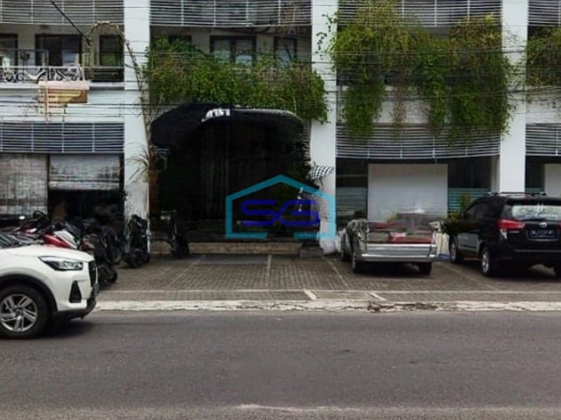 Dijual Ruko 2 Lantai di keramaian Raya Semer, Kerobokan Badung Bali LB 180m2