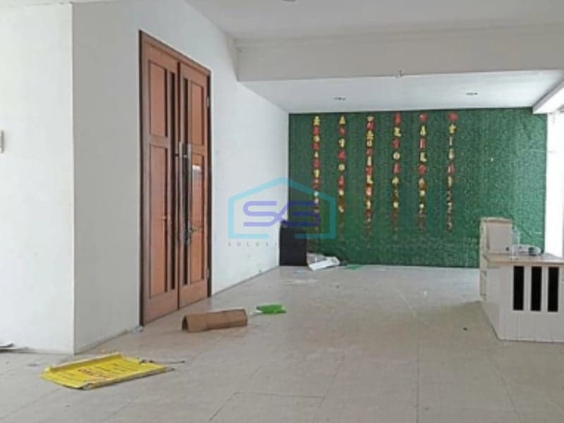 Disewakan Ruang Usaha Luas Bangunan 680 m² Lokasi di Surabaya