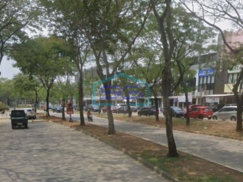 隆布卡朗商业地块出售