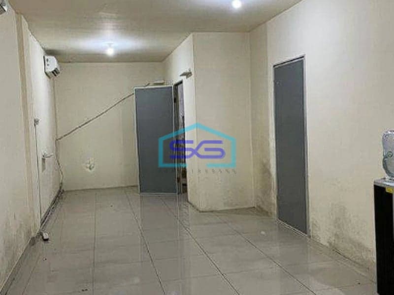 Disewakan Ruko 3,5 Lantai, di Muara Karang Jakarta Utara Jalanan Ttama Strategis LB 267m2