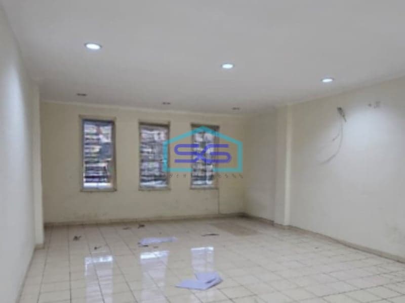 Disewakan Ruko 3 Lantai Siap Pakai Luas Bangunan  237 m² di Alam Sutera Tangerang