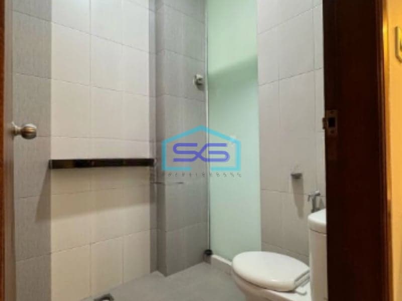 Dijual Ruko Siap Huni Lokasi Strategis di Balonggede Regol Bandung LB 120m2