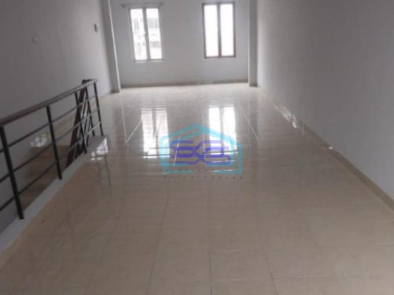 Disewakan Ruko Mendrisio Lokasi Ramai Gading Serpong Tangerang Luas Bangunan  250 m²