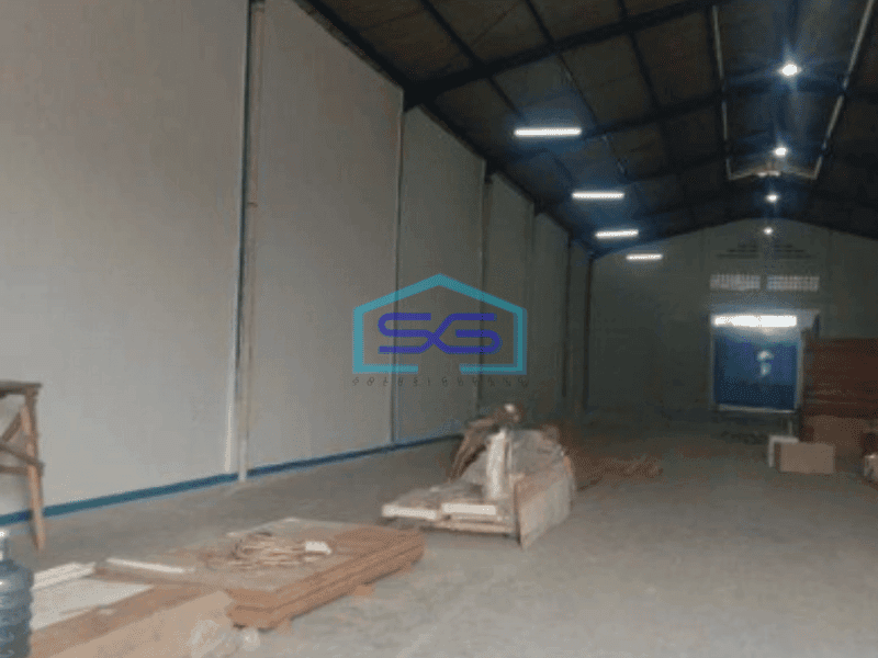 Disewakan Gudang di Benda Tangerang Luas Tanah 1100 m² Akses Container 40 Feet