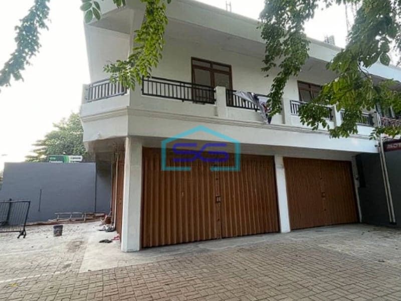 Disewakan Ruko 2 Lantai Hook Siap Pakai di Jakarta Timur Lokasi Sangat Strategis LT 200m2