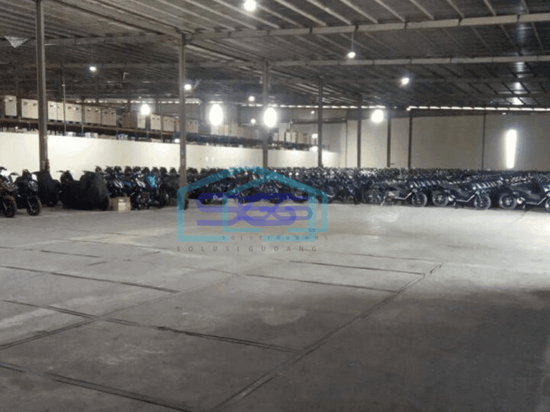 Disewa Gudang siap pakai. Tinggi dari jalanan, anti Banjir. Ceilingnya tinggi