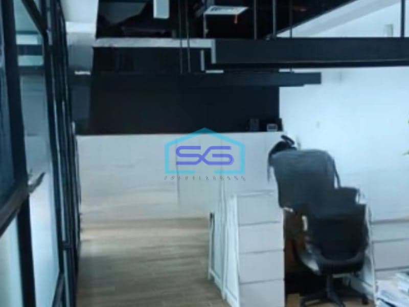 Disewakan Kantor Luas Bangunan 175 m² Lokasi Strategis di Tanjung Duren Jakarta Barat