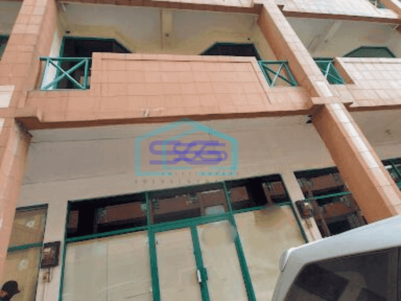 Disewa Ruko 4 lantai di Cempaka Mas