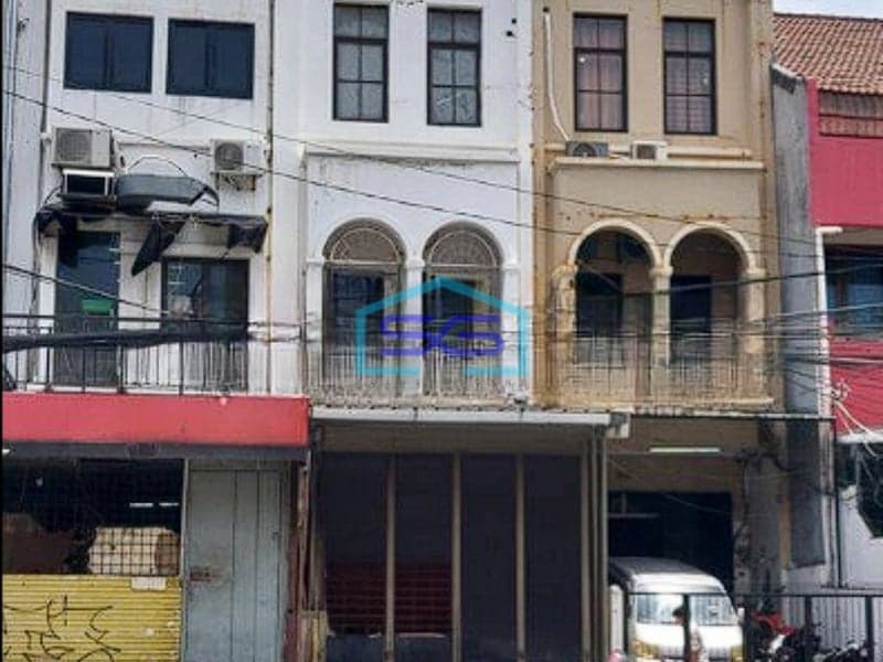 Disewakan Ruko 3,5.lantai Di Muara Karang Jakarta Utara LB 238m2