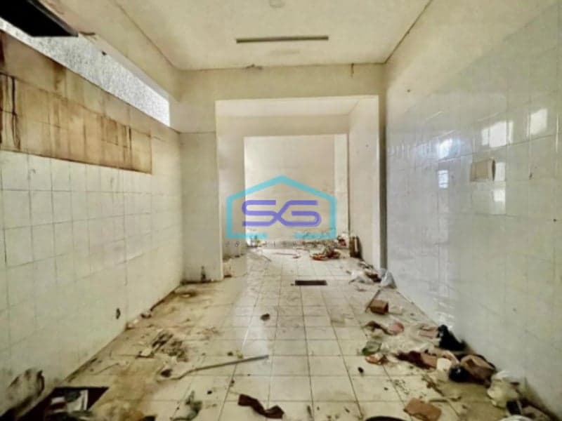 Disewakan Ruang Usaha Strategis Dekat Sriwedari Jalan Slamet Riyadi Solo LB 600m2