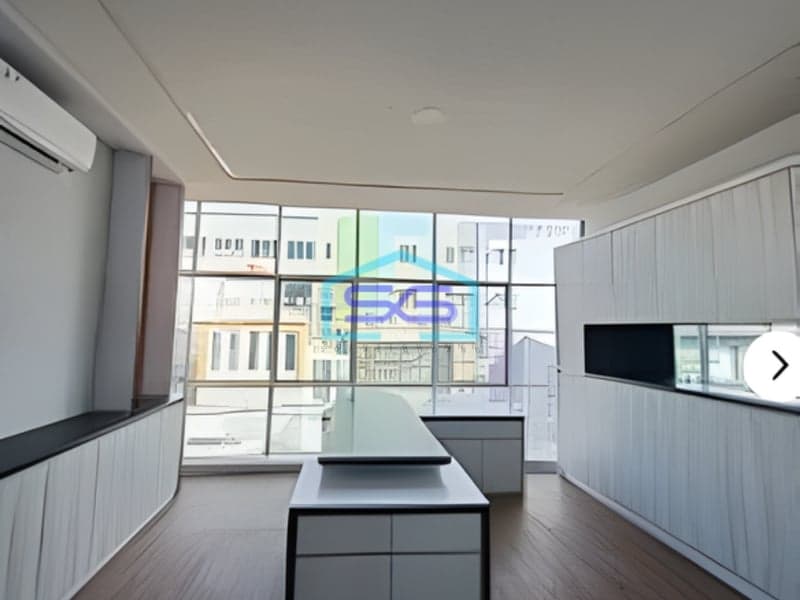 Dijual Gudang 2 Lantai Ada Kantor 4 Lantai+Rooftop di Kalideres Jakarta Barat LB 638m2