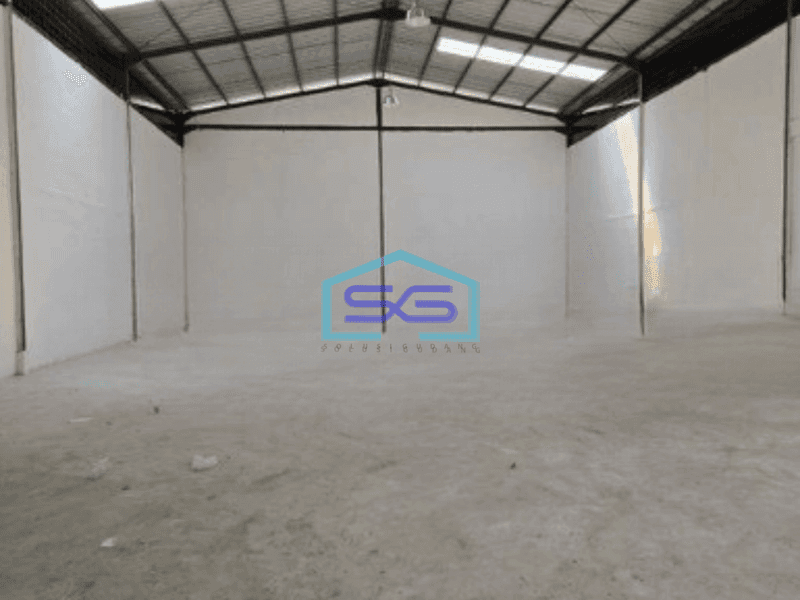 Disewakan Gudang Ada Kantor Luas Bangunan 590 m² Lokasi Strategis di Teluk Naga Tangerang