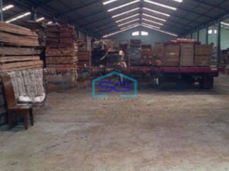 Dijual Gudang di Jl. Raya Peusar Cikupa Tangerang Sudah Renovasi SHM LB 3500m2