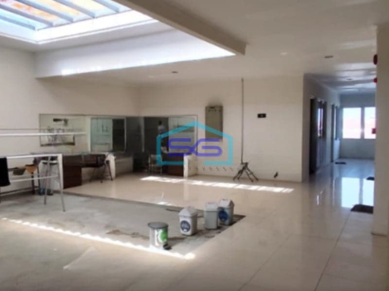 Dijual Kantor Komersil Tengah Kota Surabaya Luas Bangunan  1700 m²