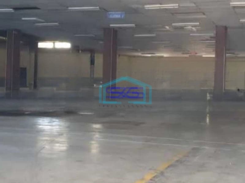 Dijual Gudang Area Parkir Luas Lokasi Surabaya  Luas Tanah 17000 m²