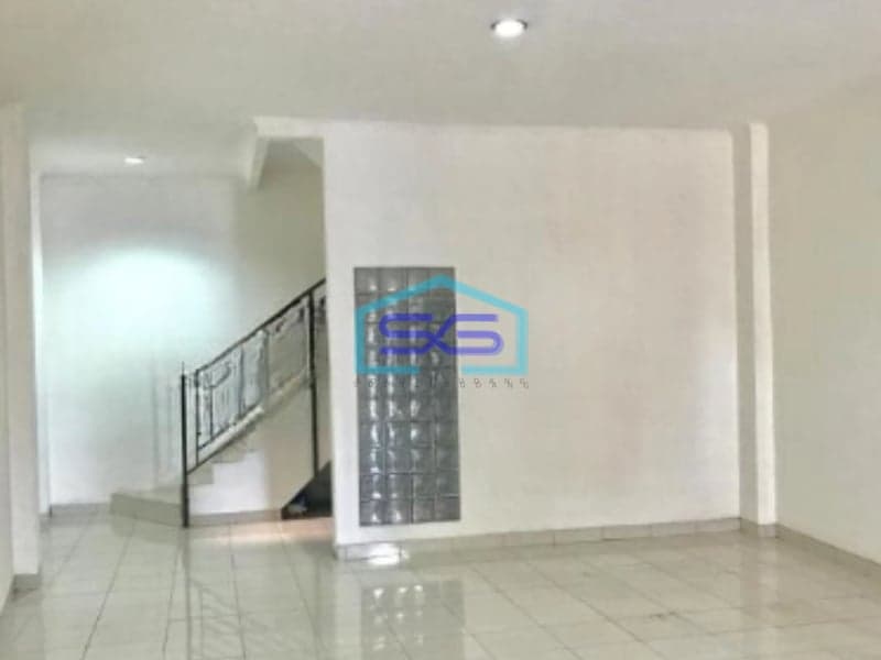 Disewakan Ruko Pinggir Jalan Di Batas Kota Jend Sudirman Bandung Luas Bangunan 220 m²