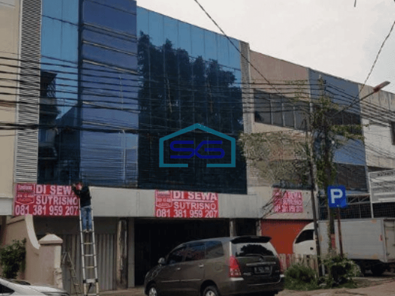 Disewa Ruko tepi jl.raya 4lantai di Tambora Jakarta Barat