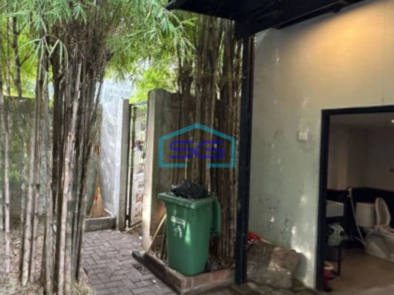 Disewakan Ruang Usaha Sangat Strategis di Majapahit Semarang Luas Tanah 355 m²