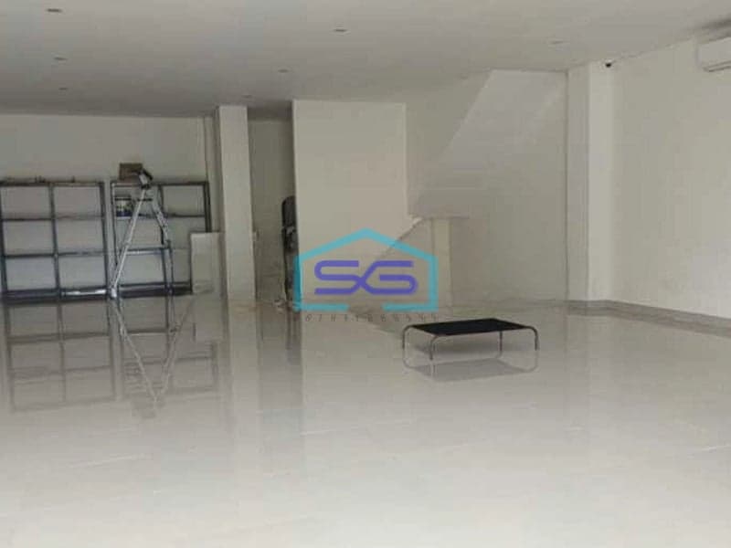 Disewakan Ruko Gandeng 3 Lantai Semi Furnished di Denpasar Bali LB 400m2