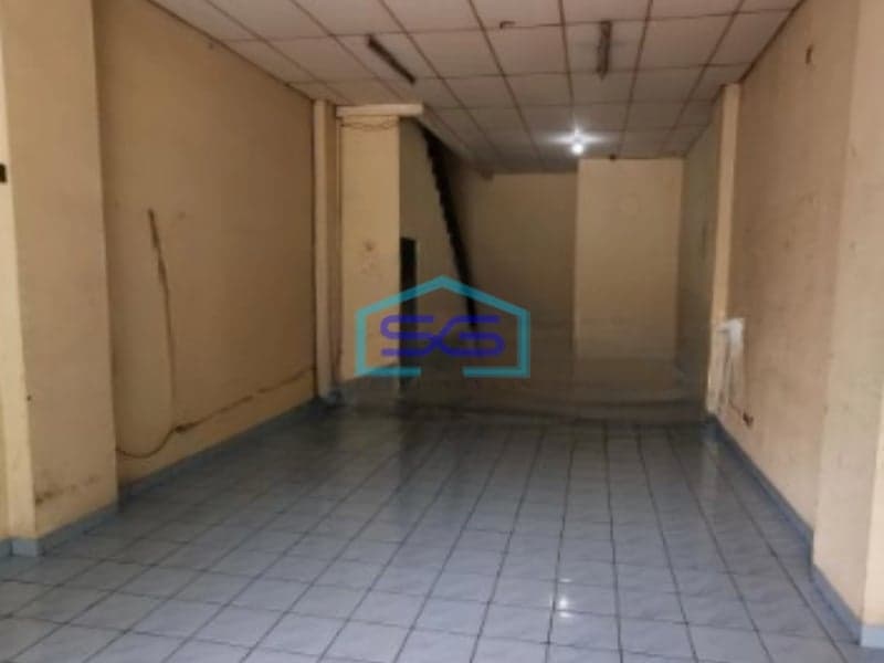 Disewakan Ruko 1 Lantai Luas Bangunan  300 m² Lokasi Kebon Jeruk Jakarta Barat