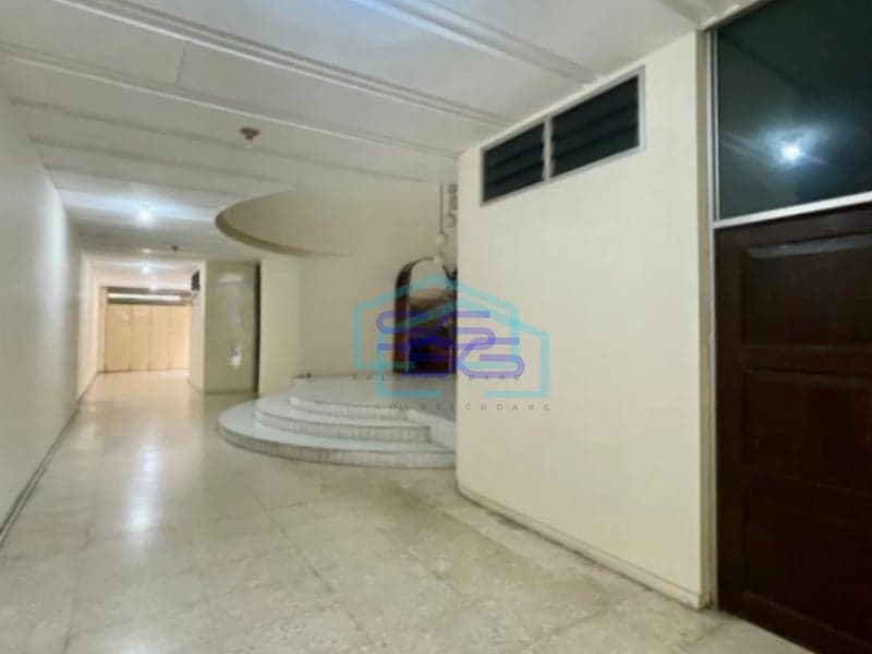 Disewakan Ruko Ruang Usaha Kawasan Ramai Dekat Pasar Gede Solo LB 1000m2