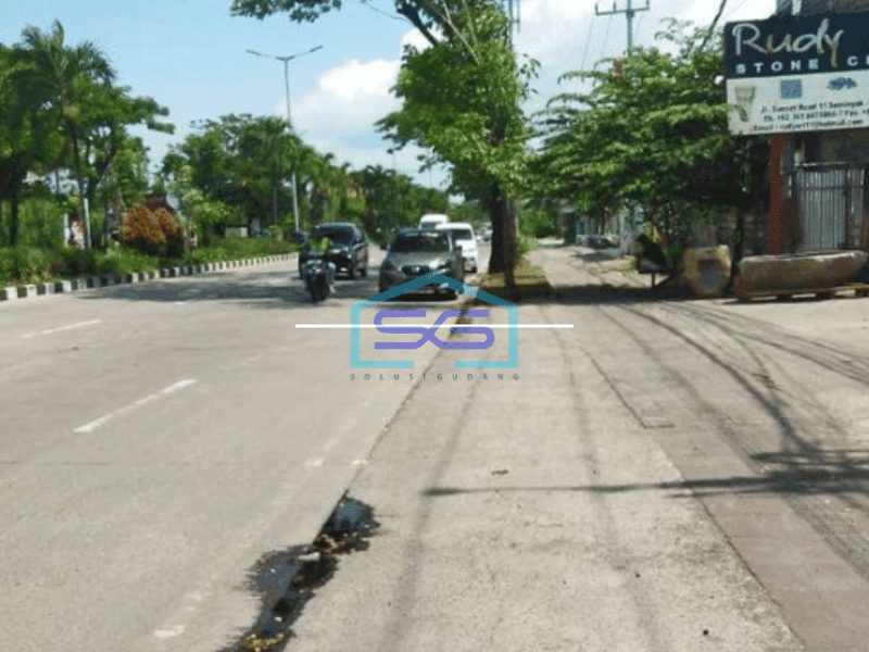 Disewakan gedung 4 lantai plus lift di Sunset Road Bali