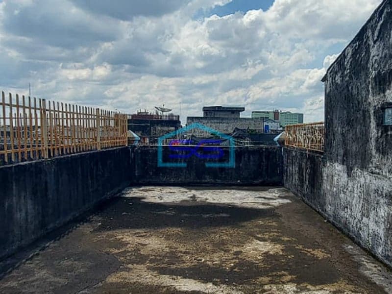 Disewakan Ruko 3 Lantai di Jalan Letnan Jaimas, Pasar Cinde, Palembang LB 152m2