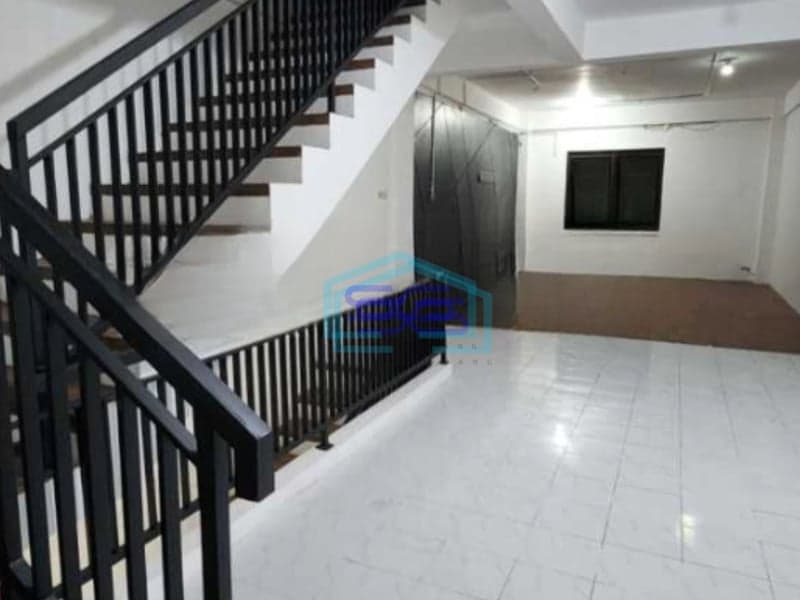 Disewakan Ruko Luas Bangunan 223 m² Lokasi Bebas Banjir di Surabaya