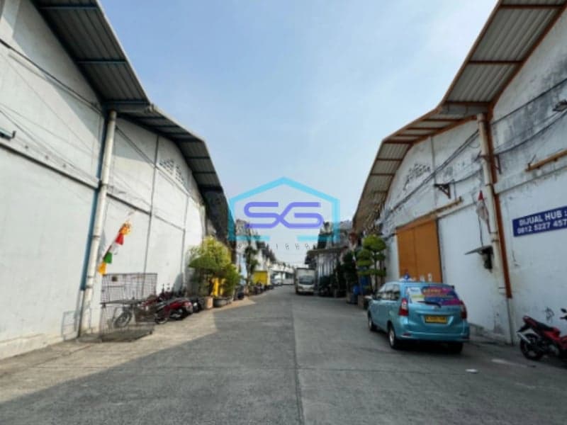 Dijual Gudang Sudah Renovasi SHM Luas 986m2 di Kapuk Kamal Jakarta Barat