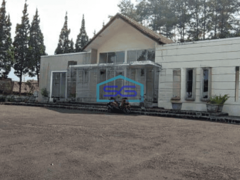 Dijual Tanah dan Bangunan Lokasi Strategis di Lembang Bandung Luas Tanah 7017 m²