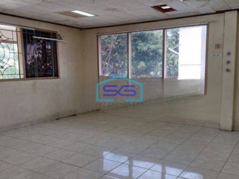 Disewakan Gudang Strategis LB 840m2 Akses Kontainer Parkir Luas Dekat Tol dan Pelabuhan Jakarta Timur