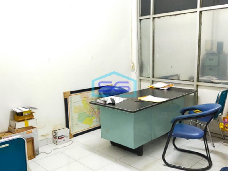 Disewakan Ruko di Jalan Mayjen H.M Ryacudu Ampera Simpang Flyover Palembang LB 780m2