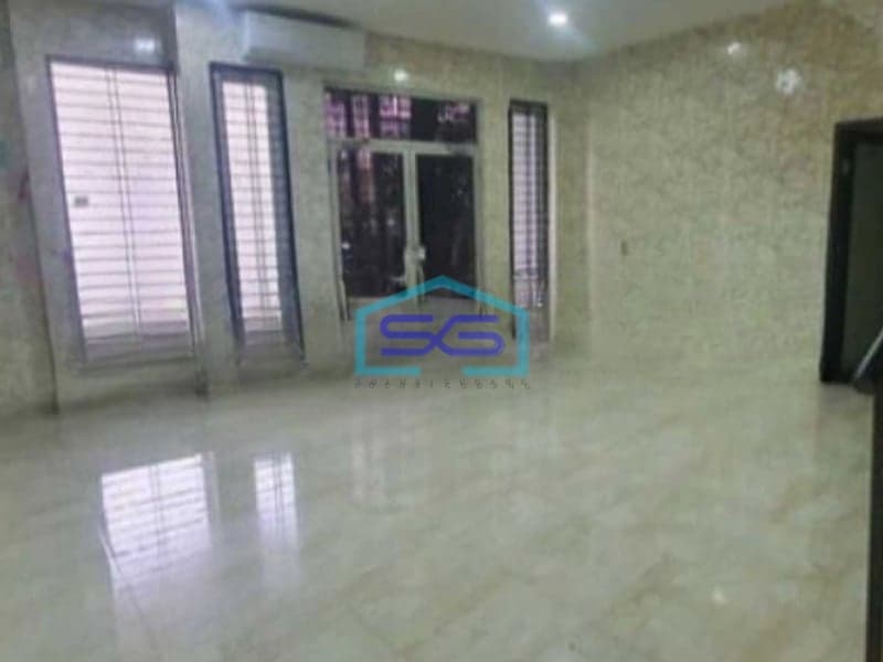 Disewakan Gudang Ada Lift Barang Luas Tanah 581 m² Lokasi Cengkareng Jakarta Barat