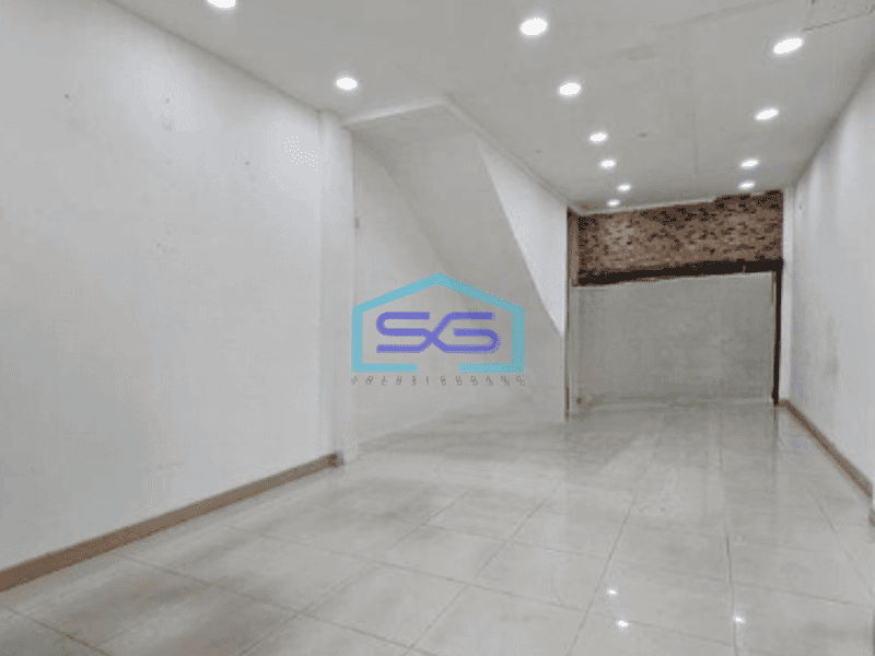 Disewakan Ruko 3 Lantai Luas Bangunan 204 m² di Pluit Jakarta Utara