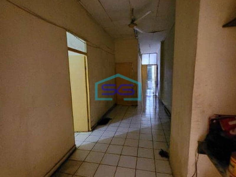 Disewakan cepat Ruko 3 Lantai Strategis di Taman Palem Lestari Jakarta Barat LB 300m2