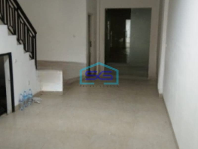 Disewakan Ruko Luas Bangunan 240 m² Lokasi di Pluit Jakarta Utara