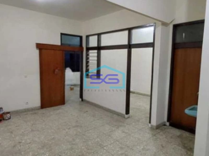 Disewakan Ruko Besar Mainroad Panjunan Kopo Bandung Siap Huni Kondisi Bagus Area Parkir Luas LB 550m2