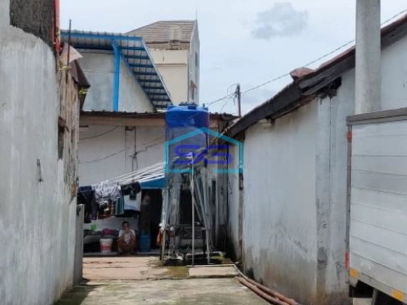 Di jual gudang di jl.Caringin ,50 mtr dr jalan kopo Caringin, Bandung Luas Bangunan  550 m²