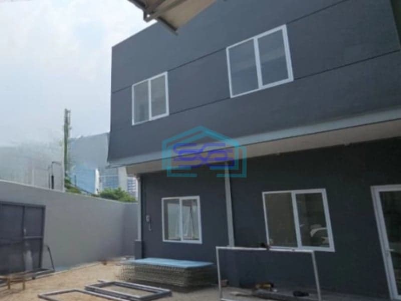 Disewakan Gudang Ada Kantor Luas Tanah  530 m² di Duri Kosambi Jakarta Barat
