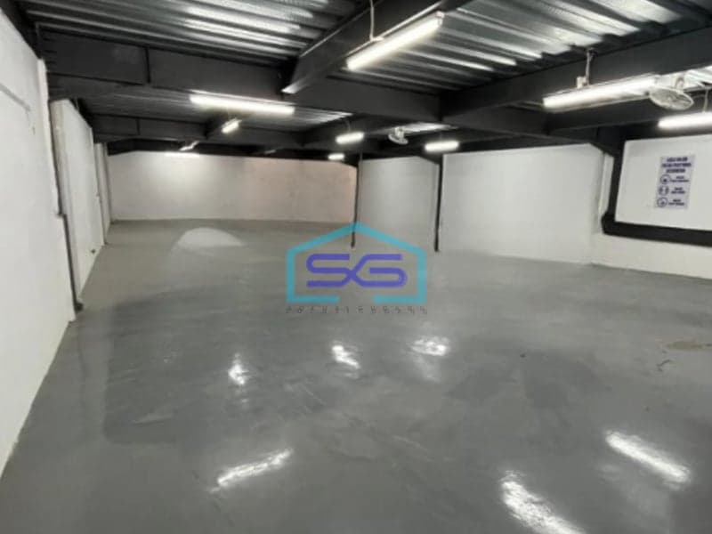 Dijual Gudang Luas Bangunan 243 m² Lokasi Karawang Barat