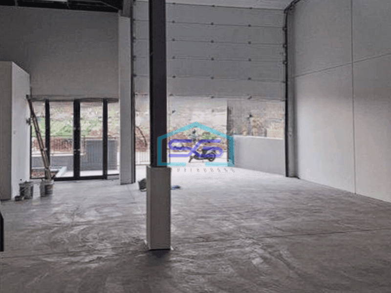 Dsewakan gudang baru bagus di Taman Tekno Bsd City