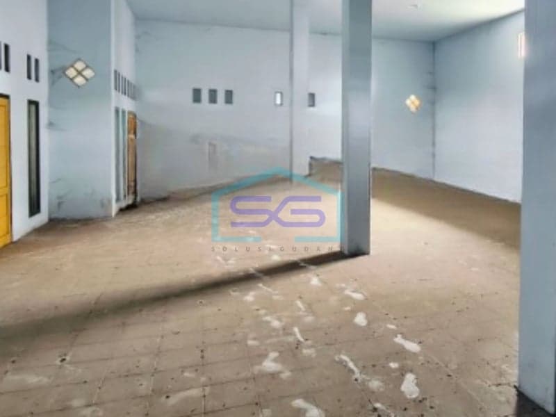 廉价仓库出售，地理位置优越，位于东爪哇省锦石，永久产权证